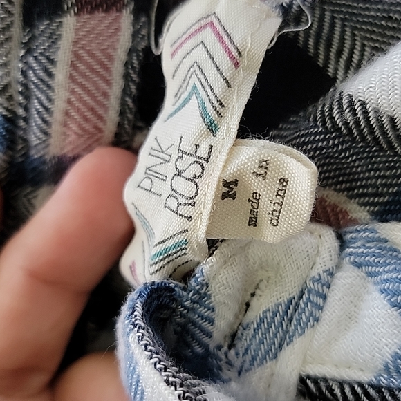 💙 NEVER WORN PLAID THIN FLANNEL BEACH COVER UP BUTTON UP - Picture 2 of 5